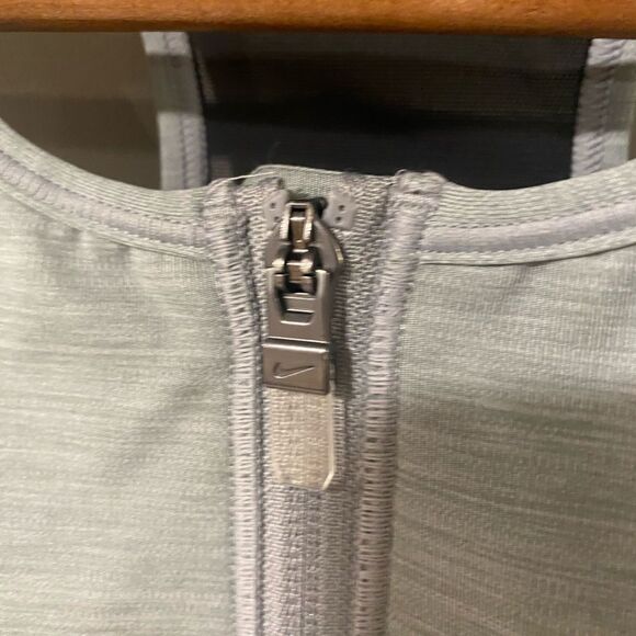 Nike Dri-fit Zip-up Mesh back Sports Bra Size Small - Picture 2 of 5